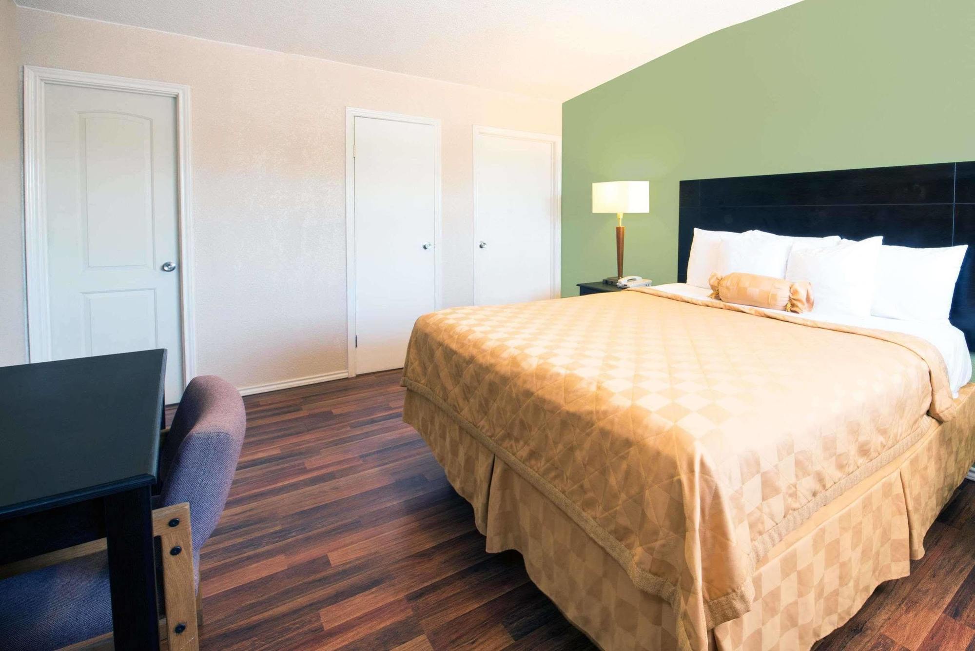 Executive Inn & Kitchenette Suites-イーグル・パス エクステリア 写真